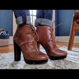 Kelsi Dagger Evonna Saddle leather Booties Size 6